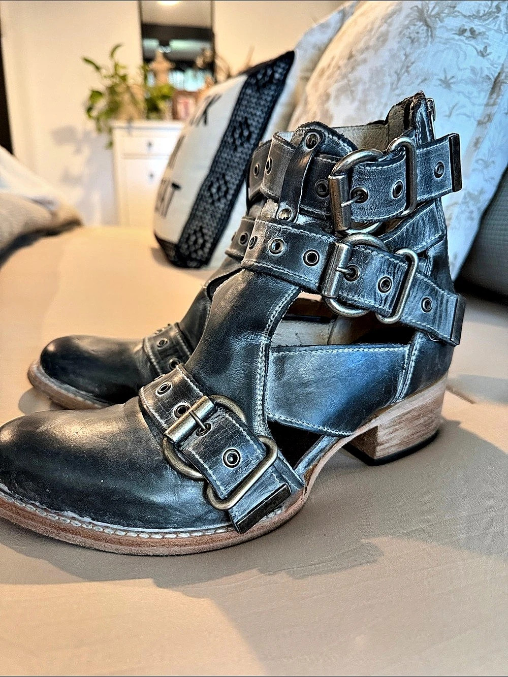 FREEBIRD by Steve Madden Black Buckle Ankle Boots